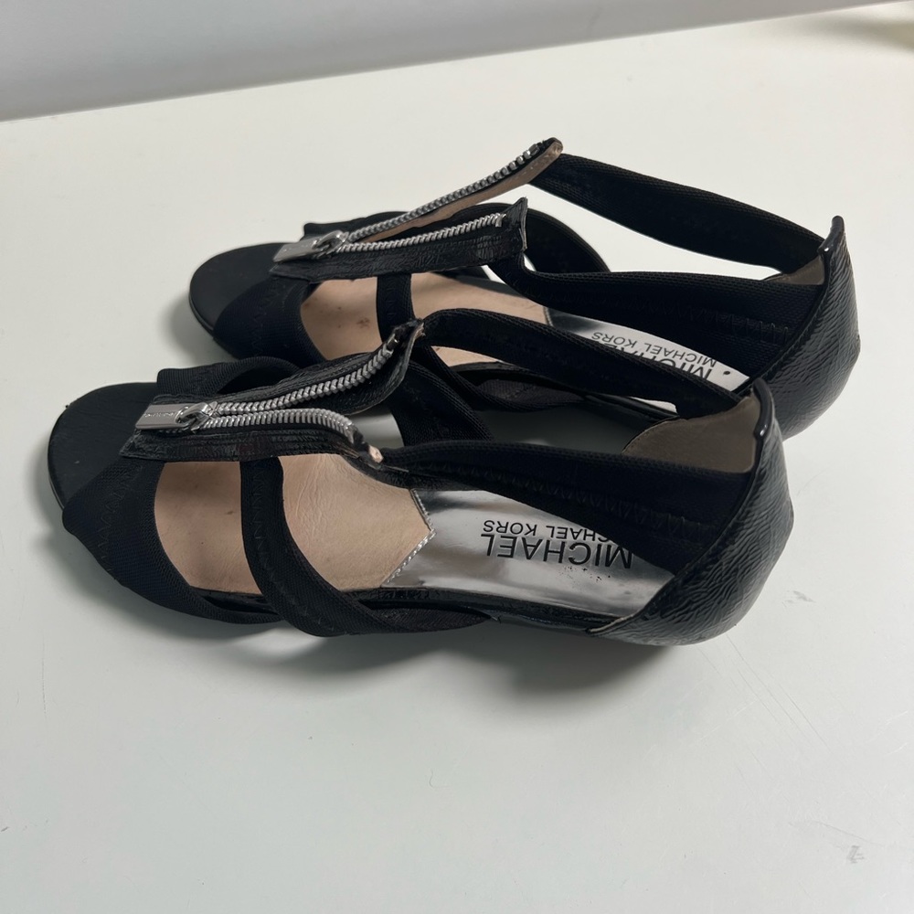 Micheal Kors Zipper Sandals